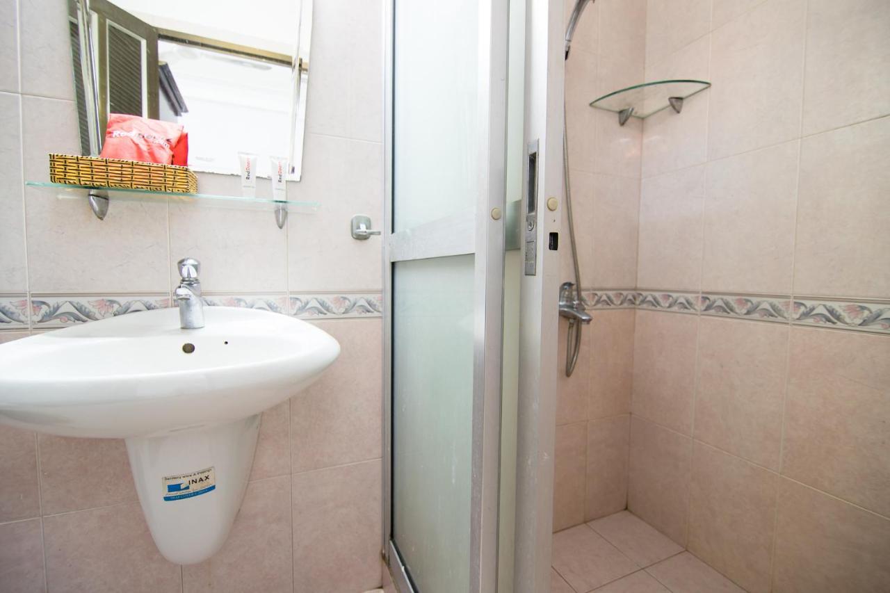 Reddoorz Near Pico Plaza Cong Hoa Hotell Ho Chi Minh-staden Exteriör bild