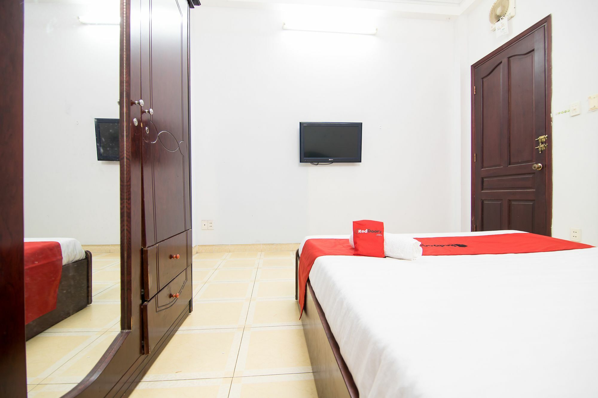 Reddoorz Near Pico Plaza Cong Hoa Hotell Ho Chi Minh-staden Exteriör bild